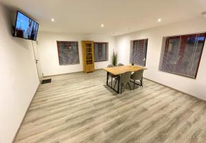 TV a/nebo společenská místnost v ubytování 78-3 - Apartment in Weener for 3 guests