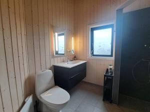 Koupelna v ubytování Holiday Home Jelisaveta by Interhome