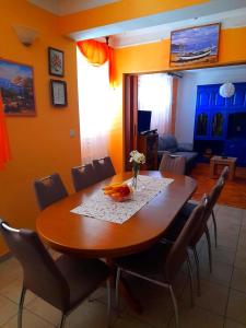 Μια τηλεόραση ή/και κέντρο ψυχαγωγίας στο Apartments Vesna