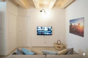 Μια τηλεόραση ή/και κέντρο ψυχαγωγίας στο HouseImperia