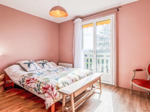 Postel nebo postele na pokoji v ubytování Holiday Home Les Jonquilles-2 by Interhome