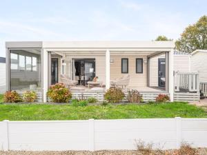 Budova, kde se chata nachází