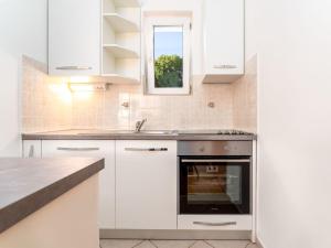 Η κουζίνα ή μικρή κουζίνα στο Apartment Matej-2 by Interhome