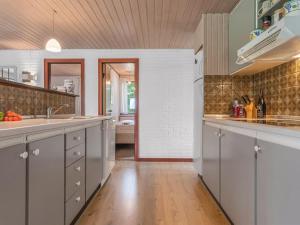 Köök või kööginurk majutusasutuses Holiday Home Wenche - 840m from the sea by Interhome