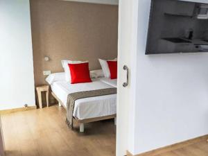 Postel nebo postele na pokoji v ubytování Apartment Pillaras da Lanzada - Enmalle by Interhome