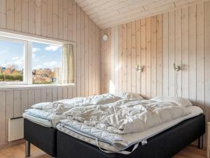 Postel nebo postele na pokoji v ubytování Holiday Home Tjorven - 400m from the sea by Interhome + 6 fotografií