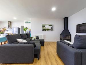 Posezení v ubytování Holiday Home La Isla by Interhome