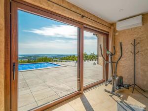 Swimmingpoolen hos eller tæt på Holiday Home Vila Breg 1 by Interhome