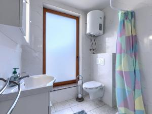 Ένα μπάνιο στο Apartment Marija by Interhome +24 φωτογραφίες