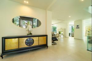 Ο χώρος του λόμπι ή της ρεσεψιόν στο Ultra Luxury 5 Bedroom Retreat with Rooftop Solarium +40 φωτογραφίες