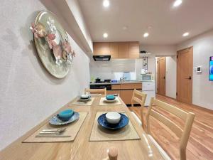 Η κουζίνα ή μικρή κουζίνα στο Aa歌舞伎町 东京最中心 东新宿四分钟 +54 φωτογραφίες