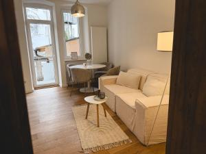 Χώρος καθιστικού στο Casa Lia - Altbaucharme meets Boho Style Apartment