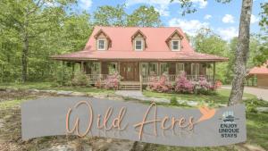 Zahrada ubytování Wooded Retreat with game area and hot tub