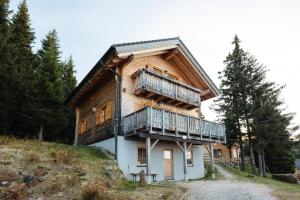 Budova, kde se chata nachází