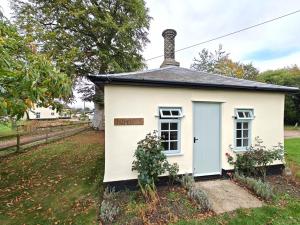 Το κτήριο όπου στεγάζεται  η παραθεριστική κατοικία