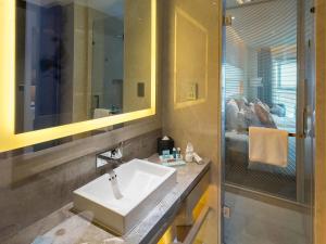 Koupelna v ubytování NOVOTEL Jinji Lake Suzhou SIP + 129 fotografií