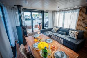 Posezení v ubytování Exklusives Naturerlebnis Roxy + 17 fotografií