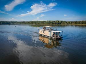 Φυσικό τοπίο κοντά σε αυτό το πλωτό κατάλυμα +2 φωτογραφίες