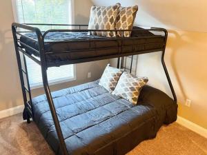 Fotografie z fotogalerie ubytování Cozy Home on Golf Course Near I75 and Bucee's v destinaci Richmond