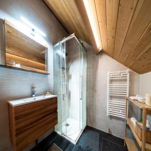 Ένα μπάνιο στο Chalet Le cocon plein sud