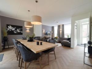 Posezení v ubytování Holiday Home Ganuenta by Interhome