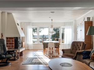 Posezení v ubytování Villa Vilångstorp by Interhome + 18 fotografií