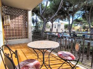 En balkon eller terrasse på Apartment Casamare by Interhome + 20 billeder