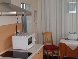 Η κουζίνα ή μικρή κουζίνα στο Uns Oellernhuus