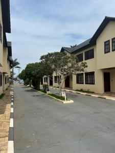 Bygningen som feriehuset ligger i + 24 billeder