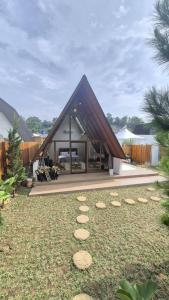 Zahrada ubytování Mahkota Sangkuriang Bandung