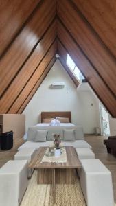 Posezení v ubytování Mahkota Sangkuriang Bandung