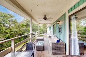 Μπαλκόνι ή βεράντα στο Fiddlers Cove 27E