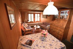 Χώρος καθιστικού στο 45 Zimmer Ferienwohnung Hofstatthaus