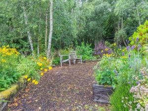 Κήπος έξω από το Bridge House