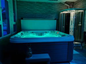 Φωτογραφία από το άλμπουμ του Domaine Du Charme - Meublé T2 σε Bains-les-Bains