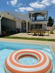 Bazén v ubytování Mora Mora Cozy Villa nebo v jeho okolí