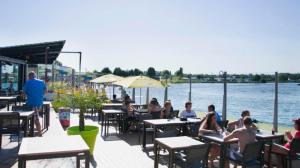 Вид на реку недалеко от шале +7 фотографий