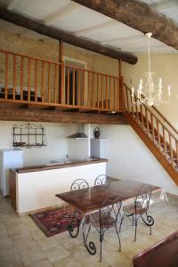 Φωτογραφία από το άλμπουμ του Le Mas d'Yvette - Authentic 19th century house with pool and stunning view σε La Rouvière