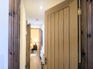 Vannituba majutusasutuses The Nave, Muston +13 fotot