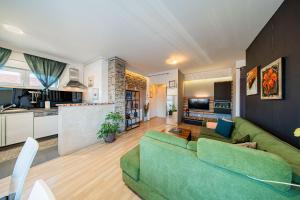 Köök või kööginurk majutusasutuses Flexible SelfCheckIns 202 - Zagreb - 1 Bedroom - Loggia +25 fotot