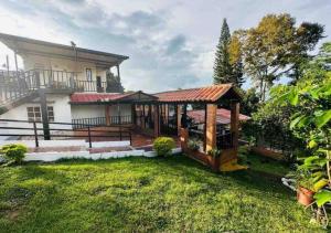 Zahrada ubytování Los Pinos Casa de Campo