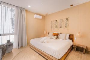 Gallery image of Divine 2BR with Beach Access Gym Fast WiFi in Cedro