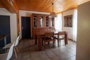 Fotografie z fotogalerie ubytování petite maison avec grand jardin clos v destinaci Bullion