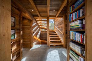 Knihovna v chaty