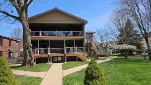 Budova, kde se prázdninový dům nachází