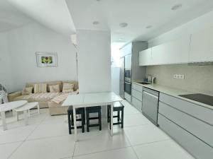 Kuchyň nebo kuchyňský kout v ubytování Campo Golf 19 by VillaGranCanaria