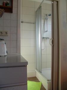 Ένα μπάνιο στο Uns Oellernhuus +1 φωτογραφίες