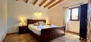 Postel nebo postele na pokoji v ubytování NEW Finca rustica con piscina