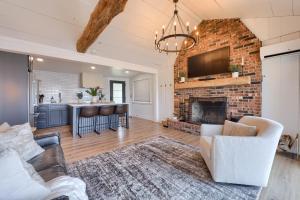 TV a/nebo společenská místnost v ubytování Long Beach Cottage