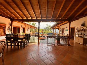 Balkón nebo terasa v ubytování Paradise San Jeronimo Parcelacion 6BR AC Pool